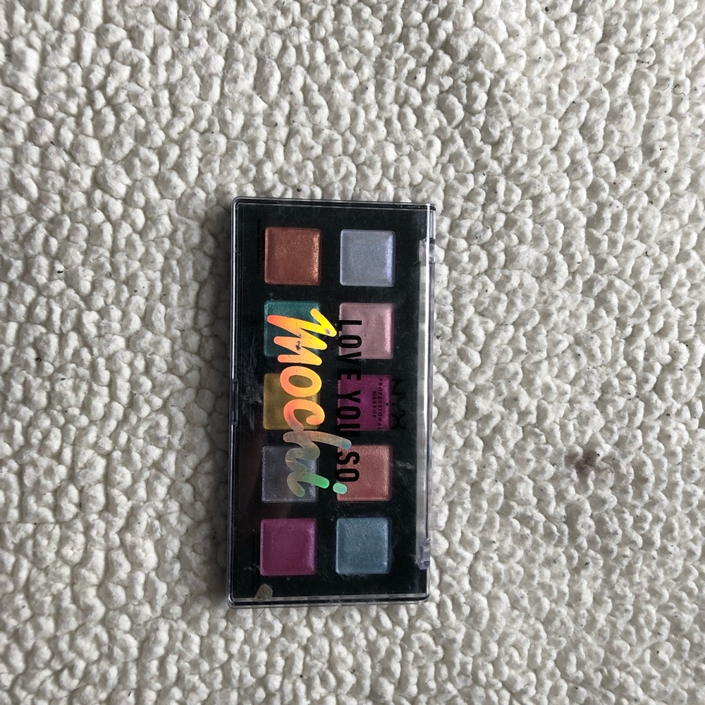 NYX eyeshadow pallet